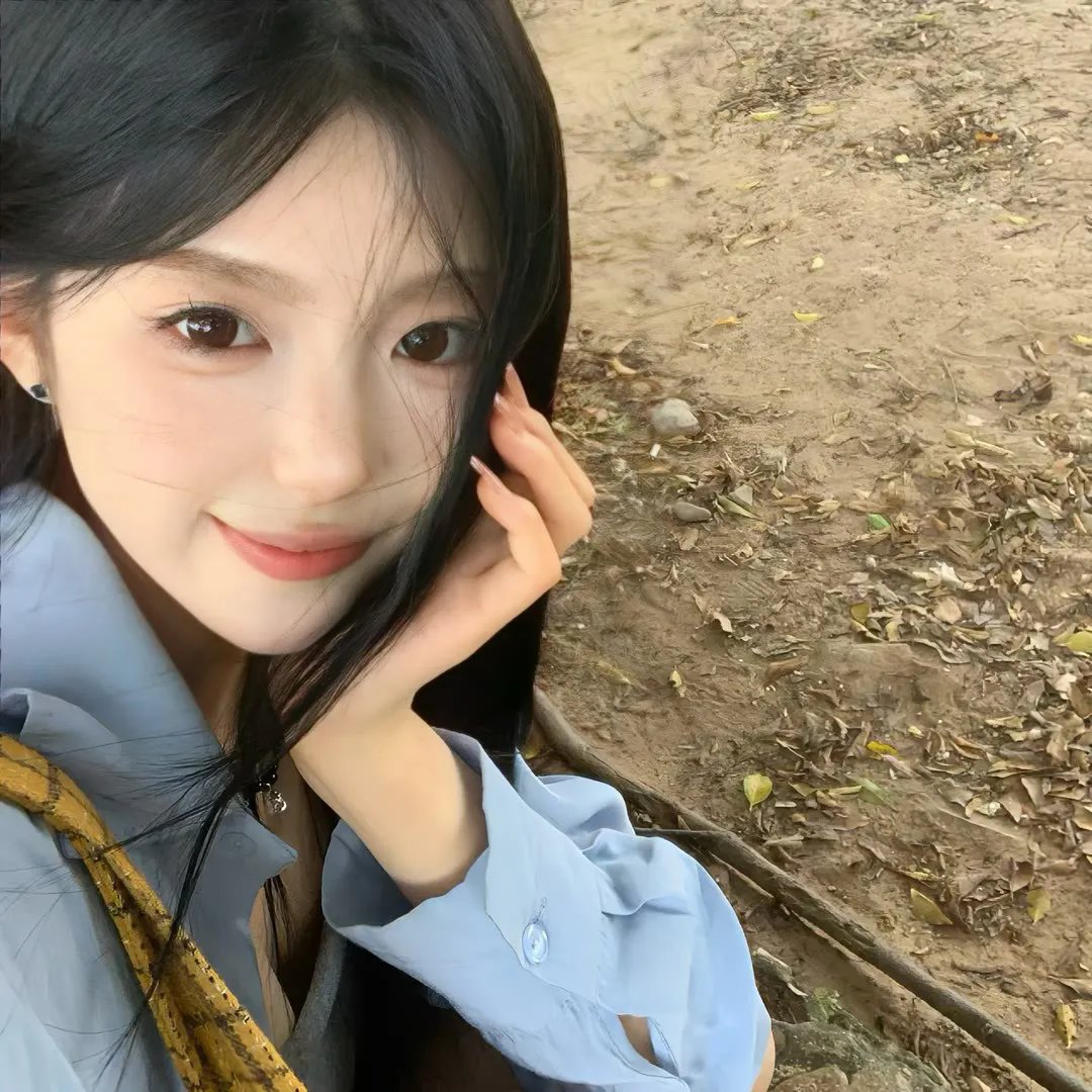 高三女生部落格 海报