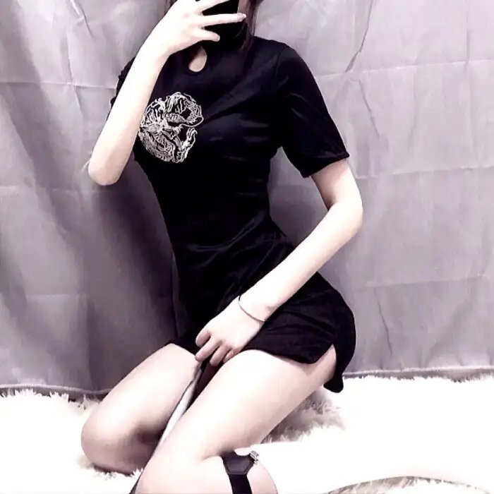 尸骨工场 海报